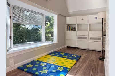 50 Dwhinda Rd, Newton, MA 02468 - Photo 8