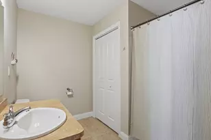 32 Edmonds Cir, Northbridge, MA 01588 - Photo 22