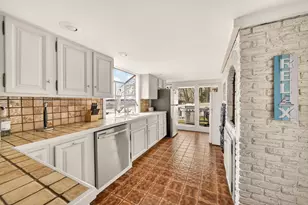 112 Hiatt St, Fall River, MA 02721 - Photo 8