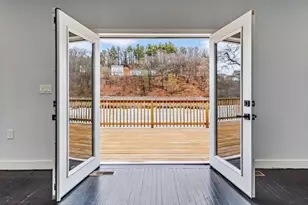 286 Grove St, Clinton, MA 01510 - Photo 12