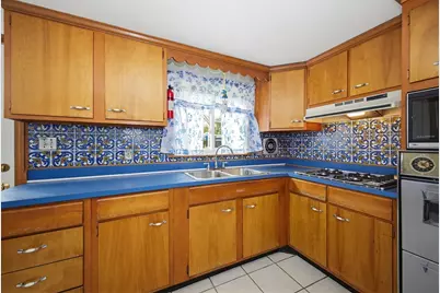 111 Almy Rd, Somerset, MA 02726 - Photo 10