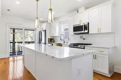 567 Park Street #2, Boston, MA 02124 - Photo 2