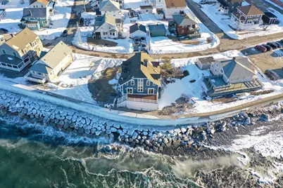 40 Channel St, Hull, MA 02045 - Photo 2