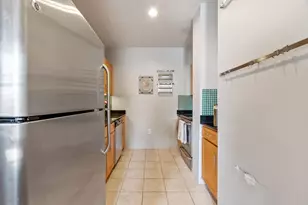 52 Lawrence Dr, Lowell, MA 01854 - Photo 10