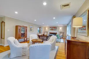 29 Pilgrim Dr, Winchester, MA 01890 - Photo 6