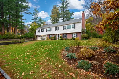 29 Pilgrim Dr, Winchester, MA 01890 - Photo 2