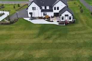 4 Dairy Farm Ln, Southborough, MA 01772 - Photo 2