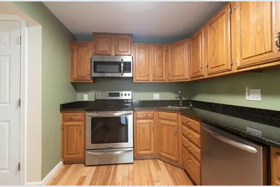 110 Ridgefield Cir #D, Clinton, MA 01510 - Photo 4