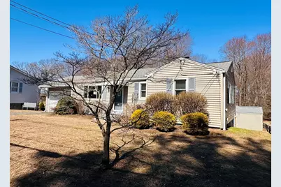 240 McCarthy Ave, Chicopee, MA 01020 - Photo 2