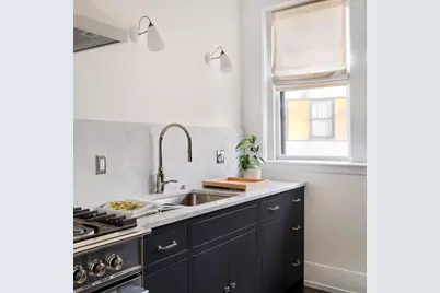 4 Newport Road #7, Cambridge, MA 02140 - Photo 4