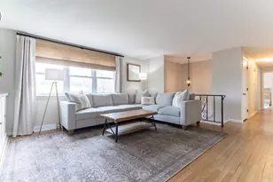 404 Oak St, Franklin, MA 02038 - Photo 4