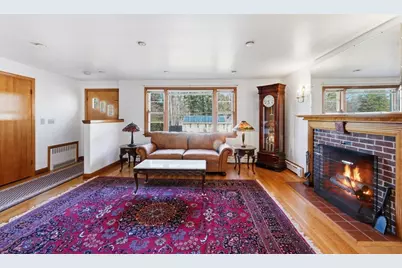 7 Little Tree Ln, Framingham, MA 01701 - Photo 2