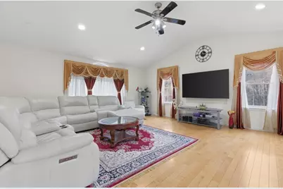 16 Windsor Rd, Shirley, MA 01464 - Photo 4