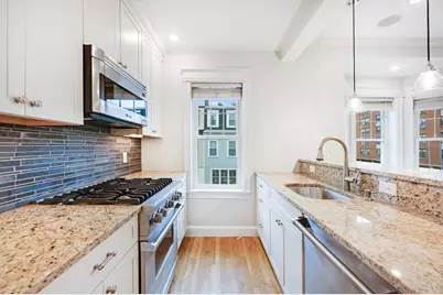 504 E 8th St #2, Boston, MA 02127 - Photo 2