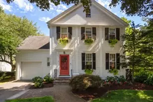 2 Woodlawn Oval, Wellesley, MA 02481 - Photo 1