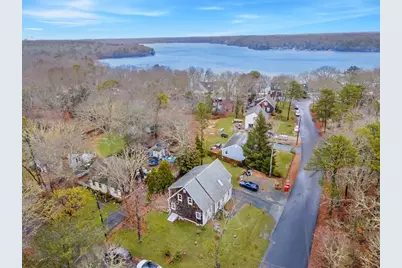 15 Florence Ave, Mashpee, MA 02649 - Photo 4