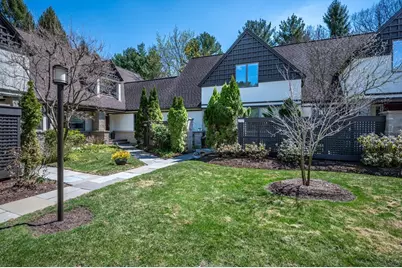 277 Nahanton St #277, Newton, MA 02459 - Photo 2
