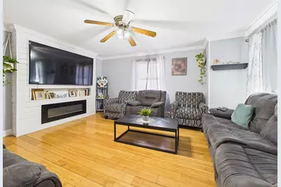 73 Wooley St, Fall River, MA 02724 - Photo 4