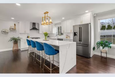 6 Ash St, Natick, MA 01760 - Photo 2