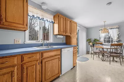 38 High St #8, Hanson, MA 02341 - Photo 4