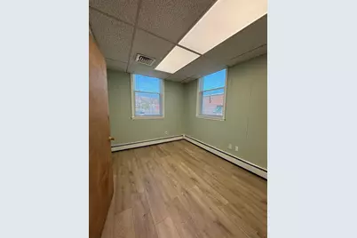 77 Meadow #B, Holyoke, MA 01040 - Photo 6