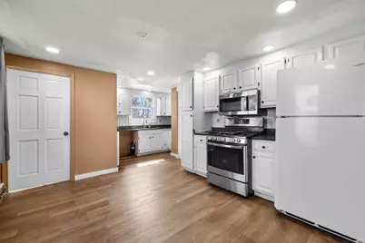 38 11th Ave, Haverhill, MA 01830 - Photo 4