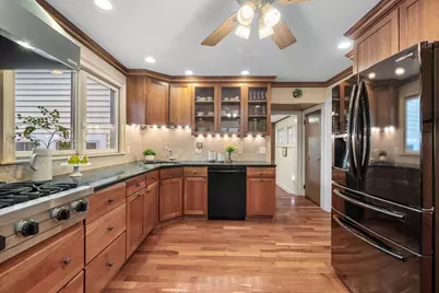 43 Wakefield St, Reading, MA 01867 - Photo 4