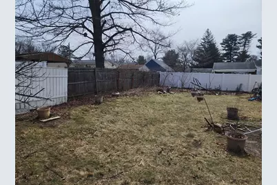 61 Monticello Ave, Springfield, MA 01109 - Photo 2