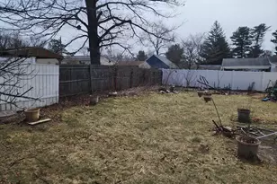 61 Monticello Ave, Springfield, MA 01109 - Photo 2