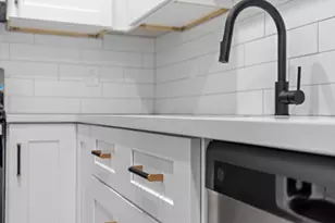 631 Franklin St, Worcester, MA 01604 - Photo 8