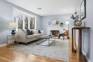 8 Wagon Wheel Dr, Bedford, MA 01730 - Photo 2