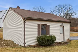 8 Wagon Wheel Dr, Bedford, MA 01730 - Photo 26