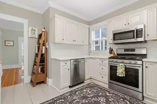 19 Rill St, Boston, MA 02125 - Photo 4