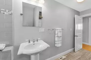 81 Houghton St, Boston, MA 02122 - Photo 26
