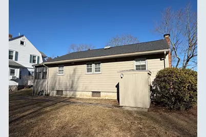 15 Bradford St, Rockland, MA 02370 - Photo 4