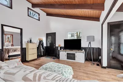 18 Lyndale Ave, Gloucester, MA 01930 - Photo 10