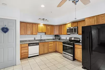 89 Blossom St #89, Chelsea, MA 02150 - Photo 10