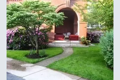 72 Lincoln St #13, Newton, MA 02461 - Photo 2