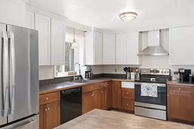 102 County St, Lakeville, MA 02347 - Photo 12