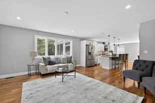 10 Mattakeesett Ave, Pembroke, MA 02359 - Photo 6