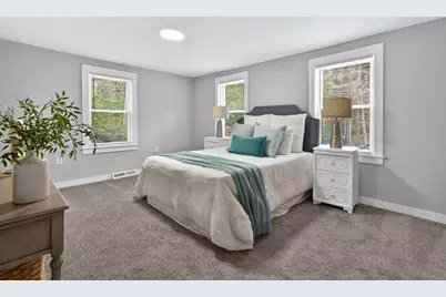 10 Mattakeesett Ave, Pembroke, MA 02359 - Photo 14