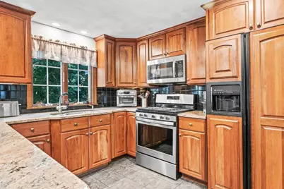 18 Heritage Lane, Lynnfield, MA 01940 - Photo 4