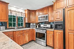 18 Heritage Ln, Lynnfield, MA 01940 - Photo 4