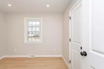 946 Thorndike St, New Bedford, MA 02745 - Photo 12