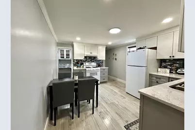 30 Woodlawn St, Everett, MA 02149 - Photo 4