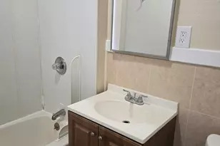 240 Locust St, Springfield, MA 01108 - Photo 4