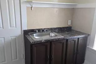 240 Locust St, Springfield, MA 01108 - Photo 6