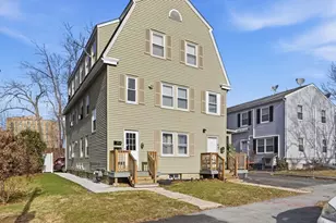 18 Haynes St, Worcester, MA 01603 - Photo 2