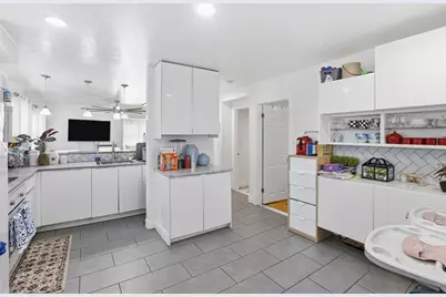 18 Haynes St, Worcester, MA 01603 - Photo 10