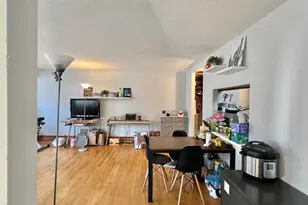 4 Trowbridge Pl, Cambridge, MA 02138 - Photo 2